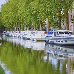 Amazing In Saint-laurent-de-la-ca With Wifi * 圣洛朗-德拉