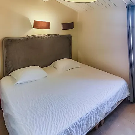 Amazing In Saint-laurent-de-la-ca With Wifi