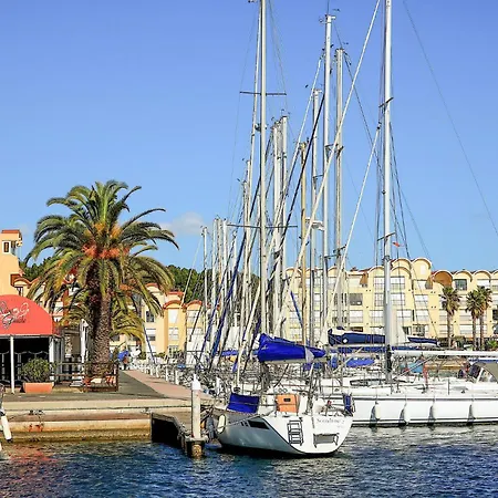 Pet Friendly In Saint-laurent-de-la-ca *